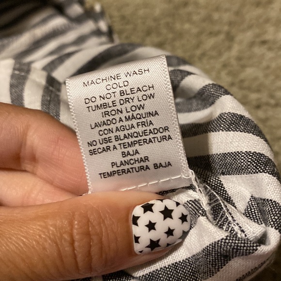 Gray and white strip shorts - Picture 7 of 7